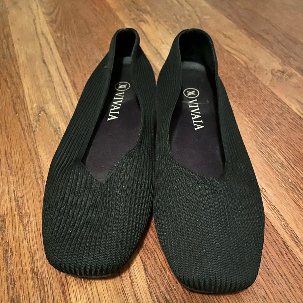 Black Vivaia Flats